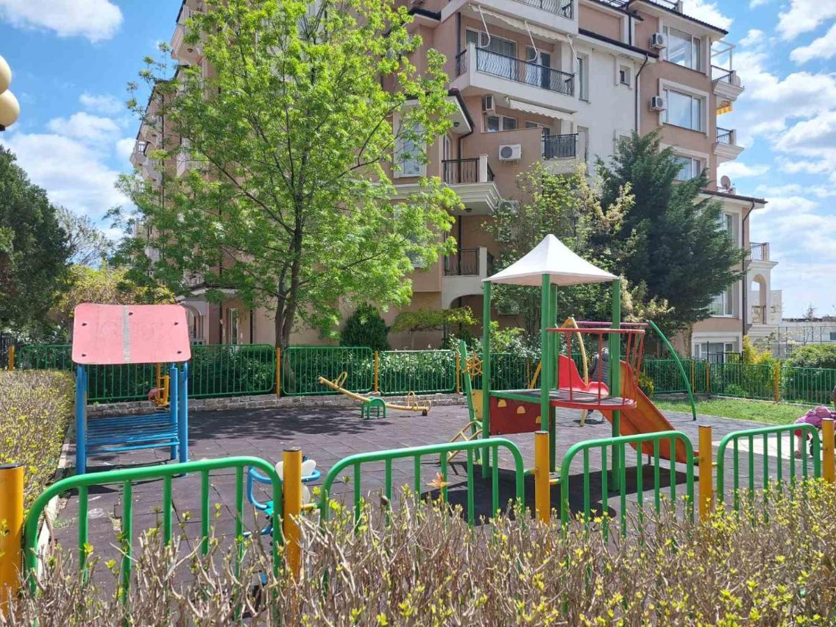 Святой Влас, Комплекс Sea Breeze Sveti Vlas Esterno foto